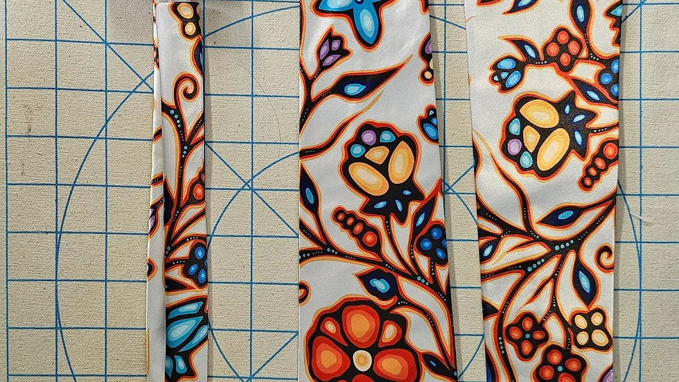 NATIVE PRINT TIE